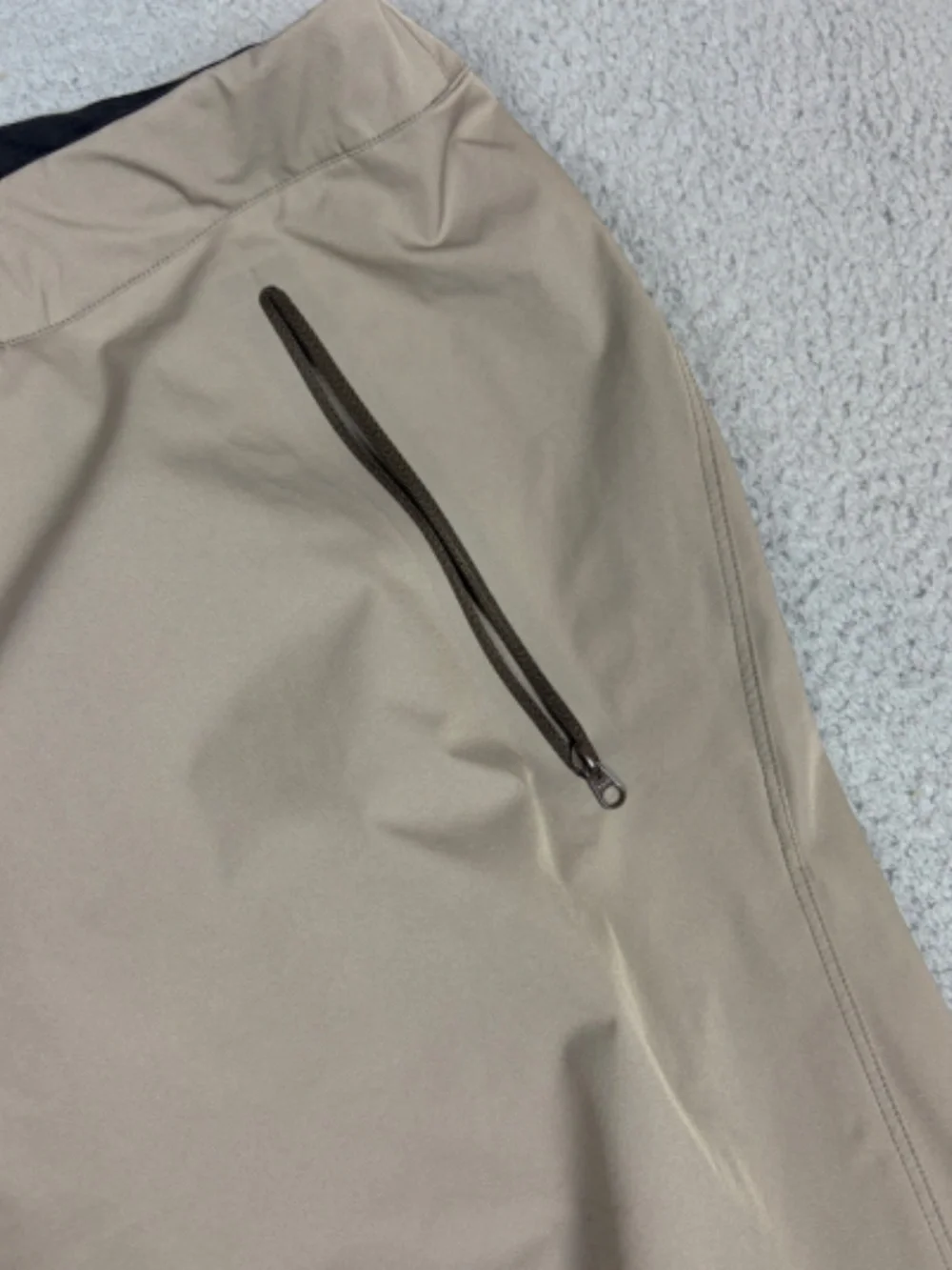 Arc'teryx Pants Mens XXL Beige Hiking Pants Zip Pockets Belted Nylon Outdoors